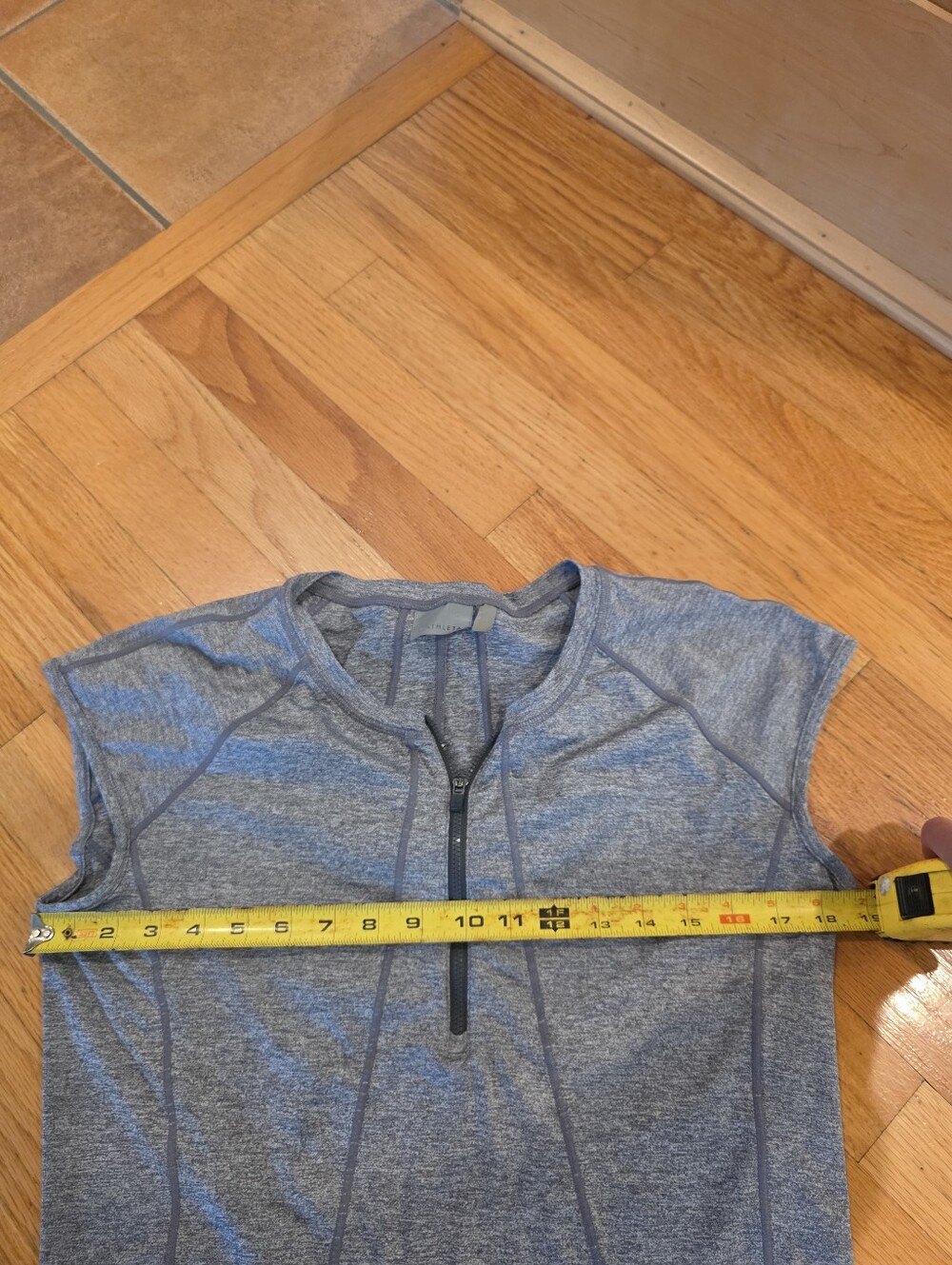 Athleta Rashguard Top - Picture 3 of 3